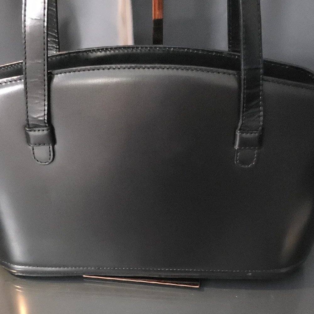 Vintage Bally Black Leather Shoulder Bag  Gold BB Logo |Authentic w/ COA - Picture 5 of 15